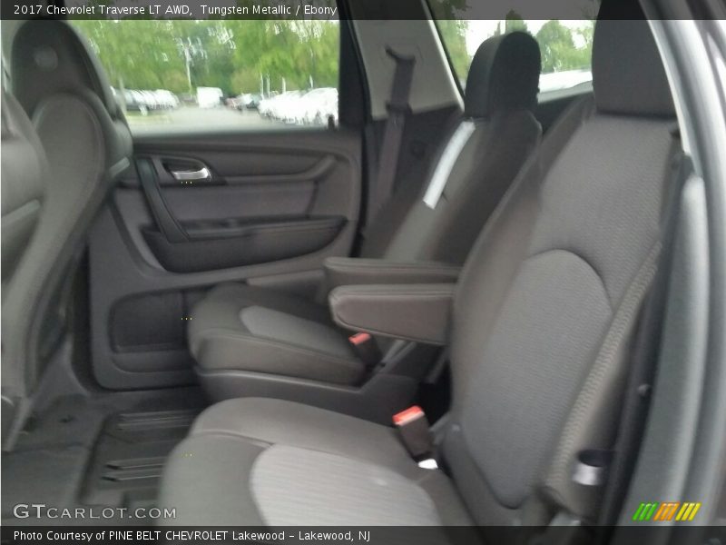 Tungsten Metallic / Ebony 2017 Chevrolet Traverse LT AWD