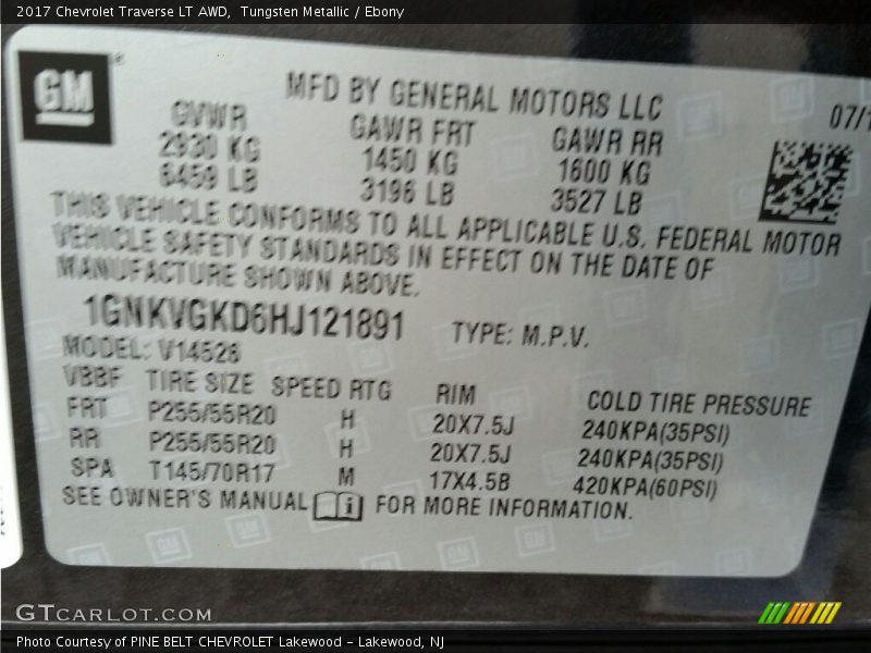 Tungsten Metallic / Ebony 2017 Chevrolet Traverse LT AWD