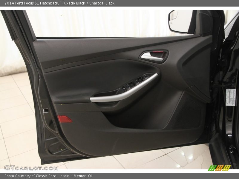 Tuxedo Black / Charcoal Black 2014 Ford Focus SE Hatchback