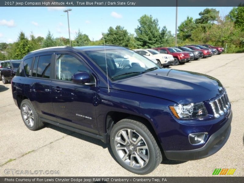 Front 3/4 View of 2017 Compass High Altitude 4x4