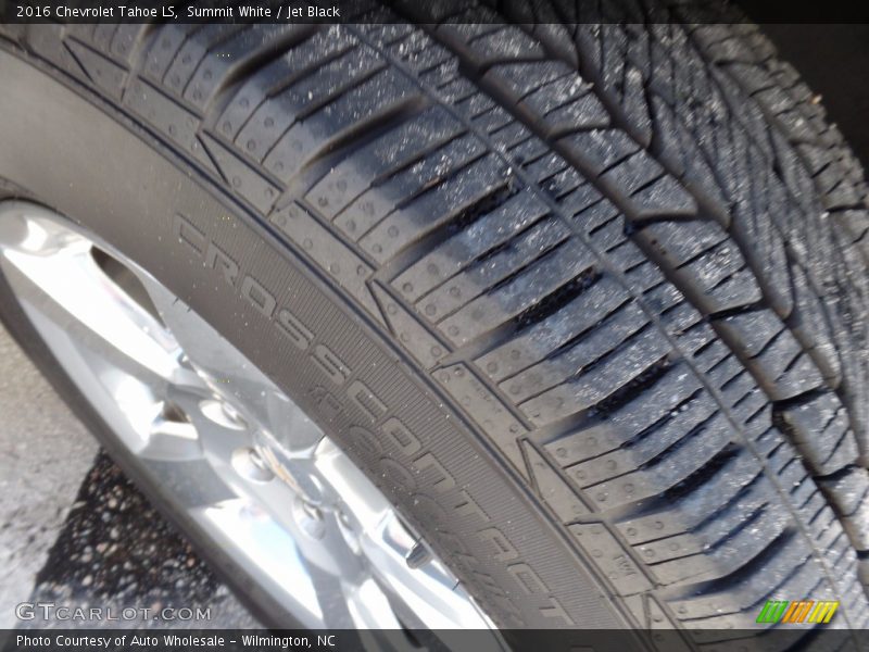 Summit White / Jet Black 2016 Chevrolet Tahoe LS