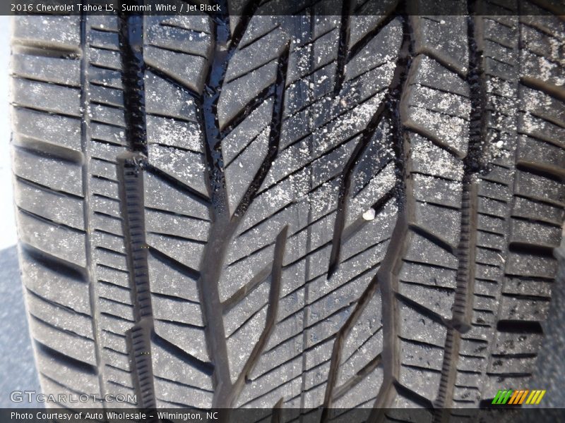 Summit White / Jet Black 2016 Chevrolet Tahoe LS