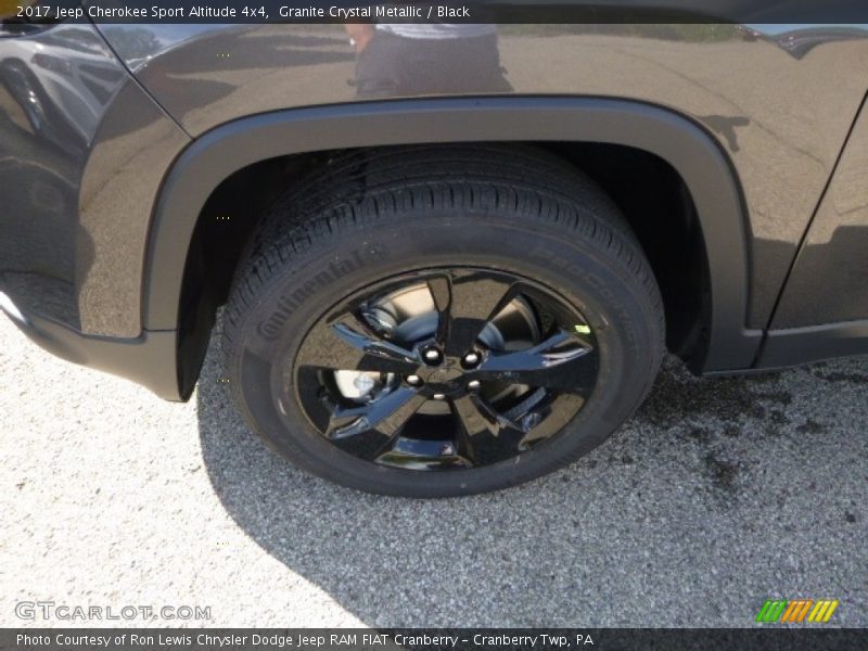 Granite Crystal Metallic / Black 2017 Jeep Cherokee Sport Altitude 4x4