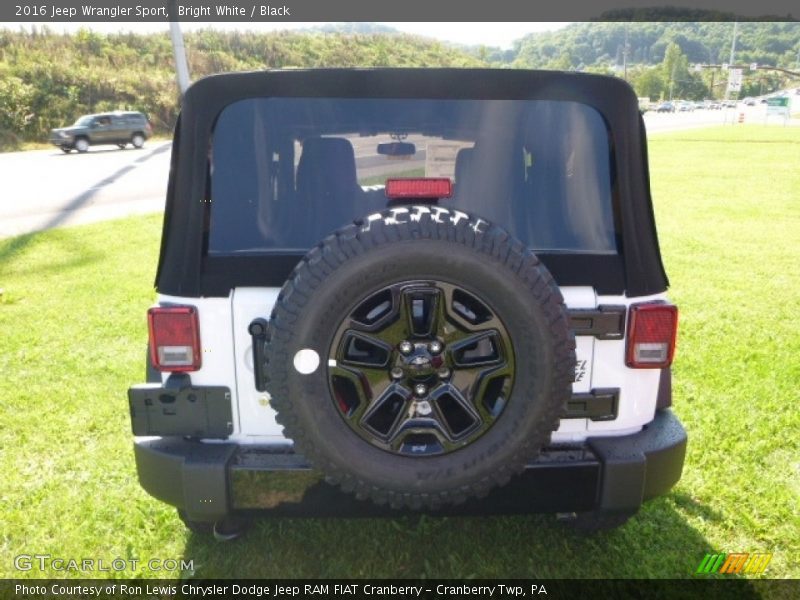 Bright White / Black 2016 Jeep Wrangler Sport