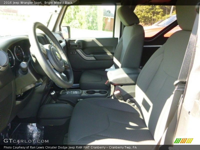 Bright White / Black 2016 Jeep Wrangler Sport