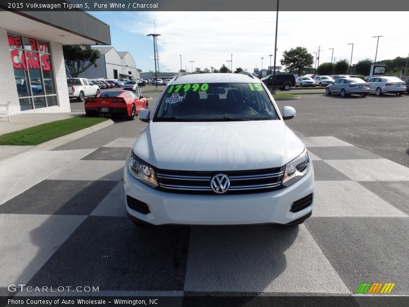 Pure White / Charcoal 2015 Volkswagen Tiguan S
