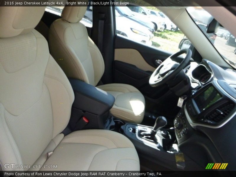 Bright White / Black/Light Frost Beige 2016 Jeep Cherokee Latitude 4x4