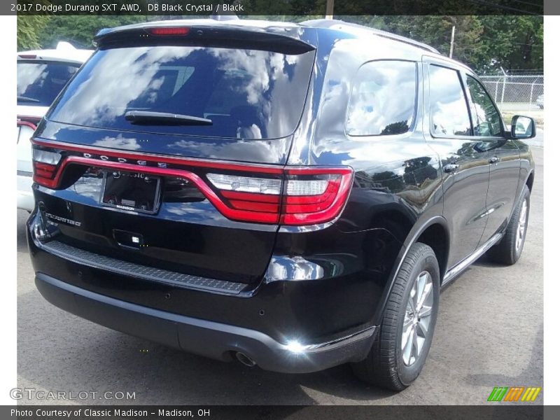 DB Black Crystal / Black 2017 Dodge Durango SXT AWD