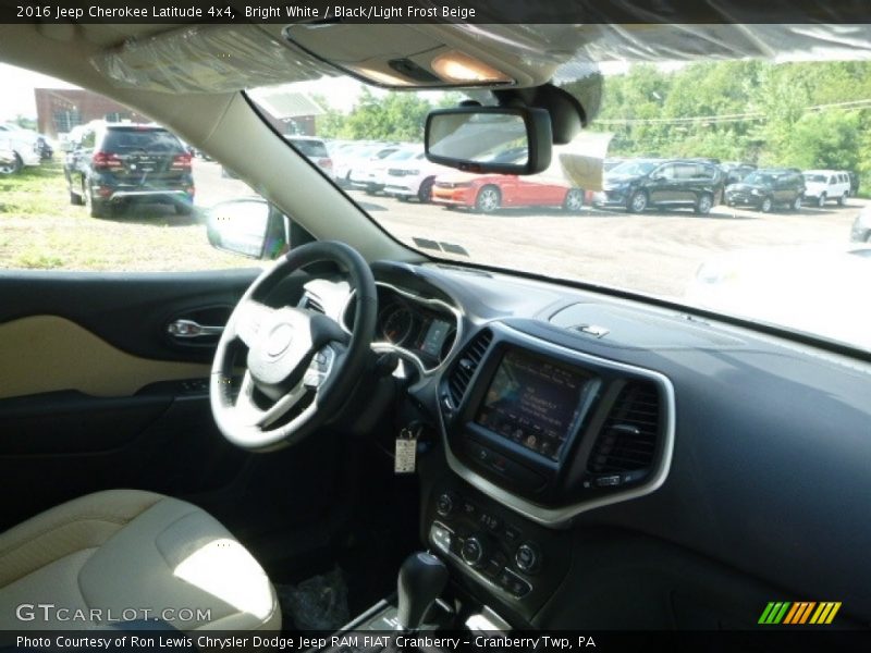 Bright White / Black/Light Frost Beige 2016 Jeep Cherokee Latitude 4x4
