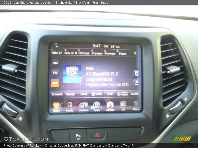 Bright White / Black/Light Frost Beige 2016 Jeep Cherokee Latitude 4x4
