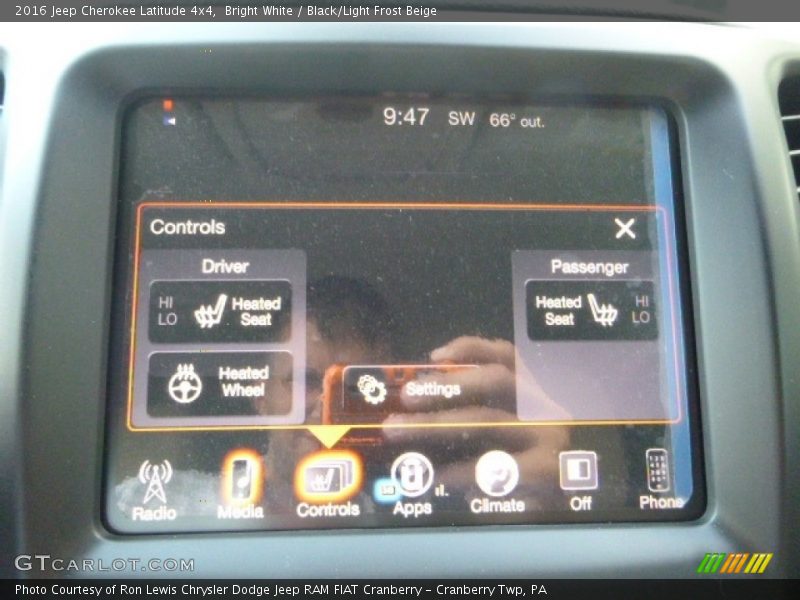 Bright White / Black/Light Frost Beige 2016 Jeep Cherokee Latitude 4x4