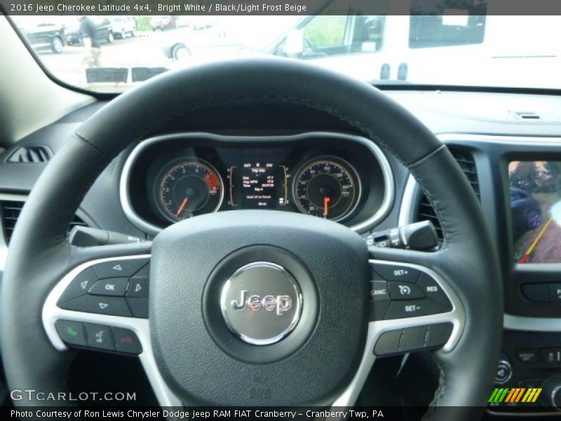 Bright White / Black/Light Frost Beige 2016 Jeep Cherokee Latitude 4x4