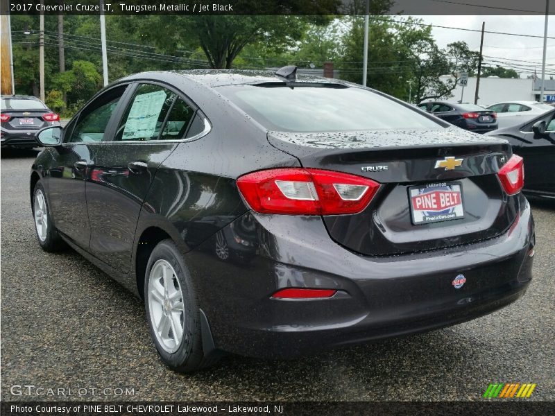 Tungsten Metallic / Jet Black 2017 Chevrolet Cruze LT