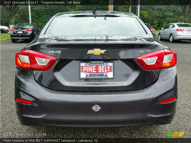 Tungsten Metallic / Jet Black 2017 Chevrolet Cruze LT