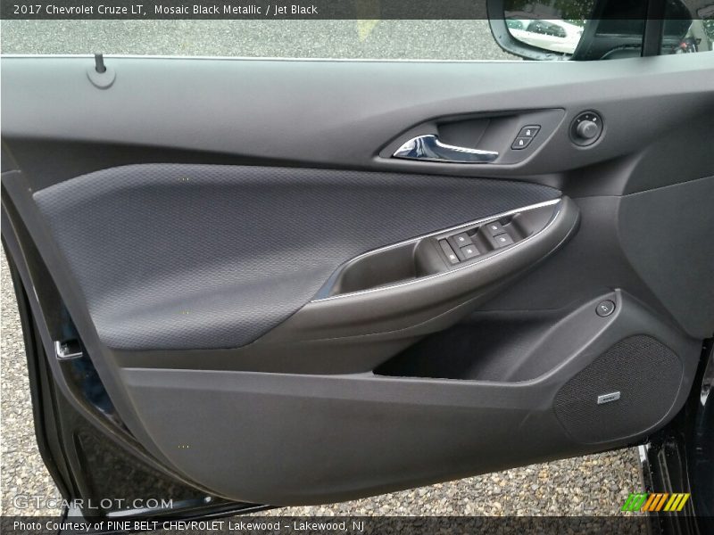 Mosaic Black Metallic / Jet Black 2017 Chevrolet Cruze LT