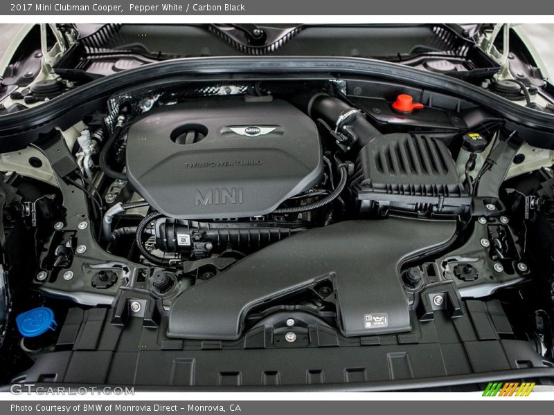 Pepper White / Carbon Black 2017 Mini Clubman Cooper