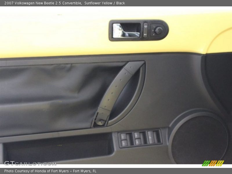 Sunflower Yellow / Black 2007 Volkswagen New Beetle 2.5 Convertible