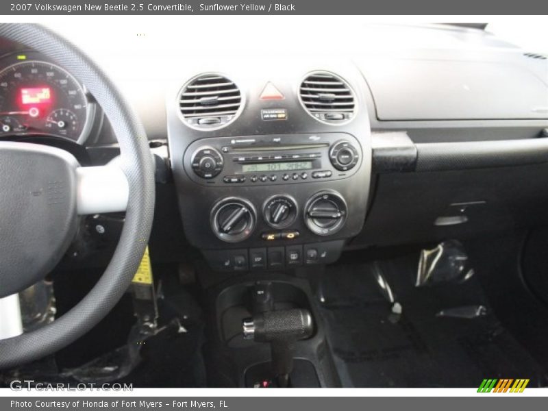 Sunflower Yellow / Black 2007 Volkswagen New Beetle 2.5 Convertible