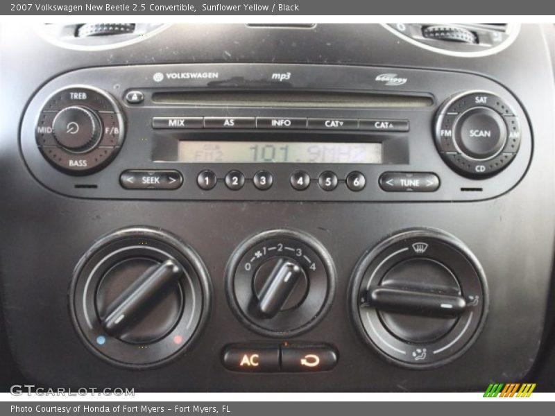 Sunflower Yellow / Black 2007 Volkswagen New Beetle 2.5 Convertible