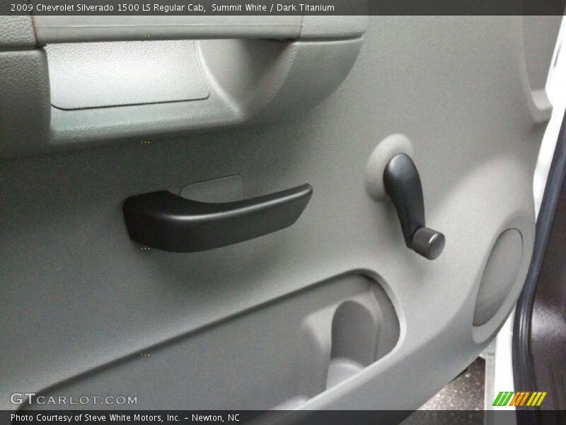 Summit White / Dark Titanium 2009 Chevrolet Silverado 1500 LS Regular Cab