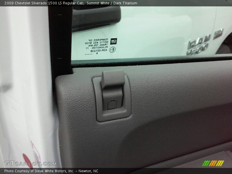 Summit White / Dark Titanium 2009 Chevrolet Silverado 1500 LS Regular Cab