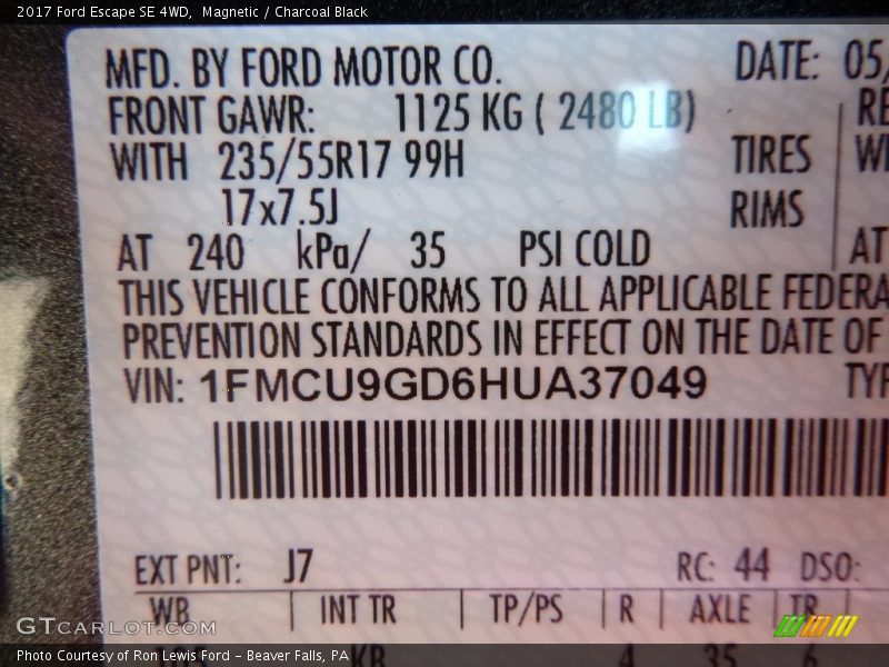 Magnetic / Charcoal Black 2017 Ford Escape SE 4WD