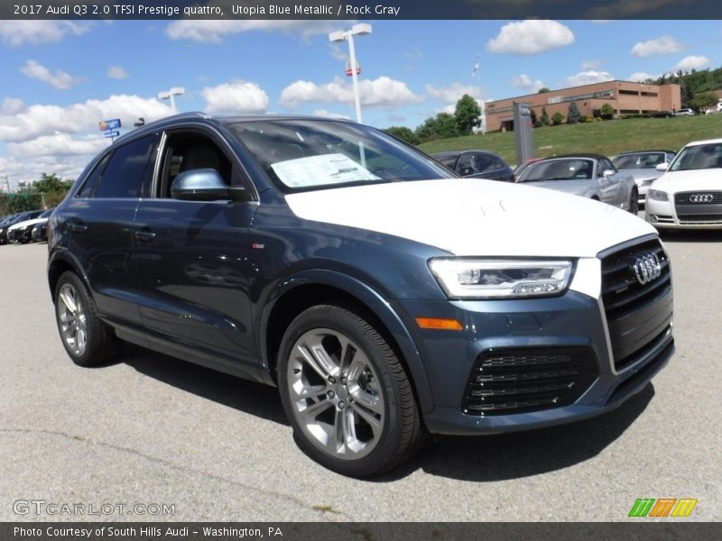 Front 3/4 View of 2017 Q3 2.0 TFSI Prestige quattro