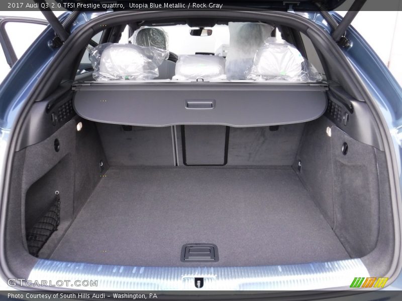  2017 Q3 2.0 TFSI Prestige quattro Trunk
