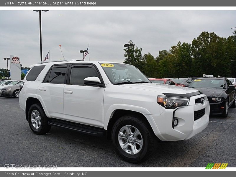 Super White / Sand Beige 2014 Toyota 4Runner SR5