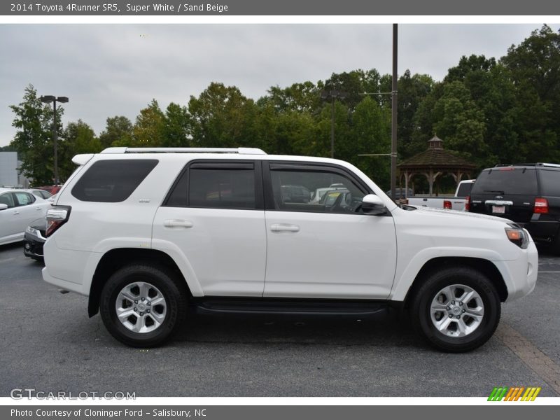 Super White / Sand Beige 2014 Toyota 4Runner SR5