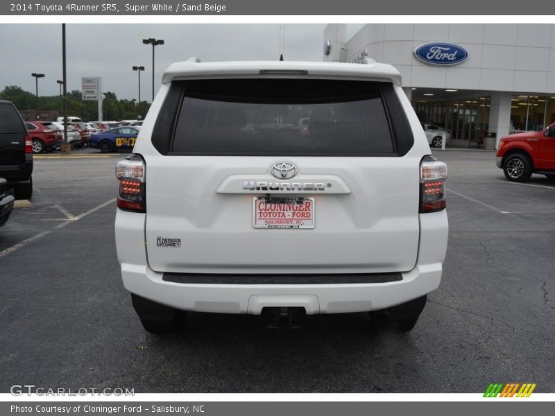 Super White / Sand Beige 2014 Toyota 4Runner SR5