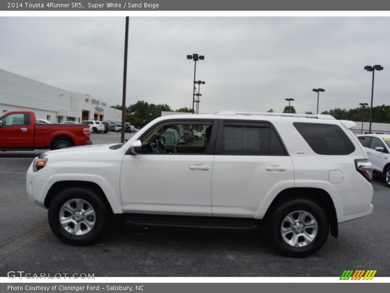 Super White / Sand Beige 2014 Toyota 4Runner SR5