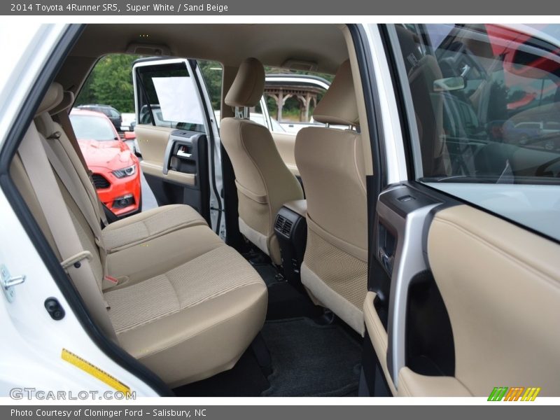 Super White / Sand Beige 2014 Toyota 4Runner SR5
