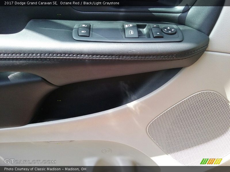 Octane Red / Black/Light Graystone 2017 Dodge Grand Caravan SE