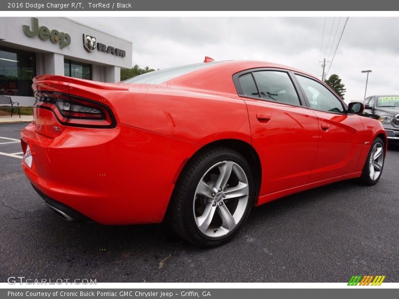 TorRed / Black 2016 Dodge Charger R/T
