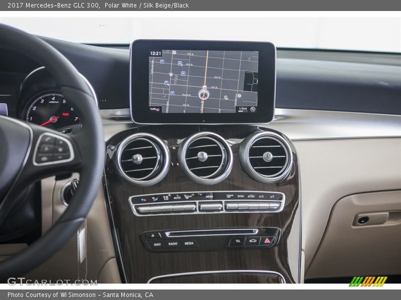 Polar White / Silk Beige/Black 2017 Mercedes-Benz GLC 300