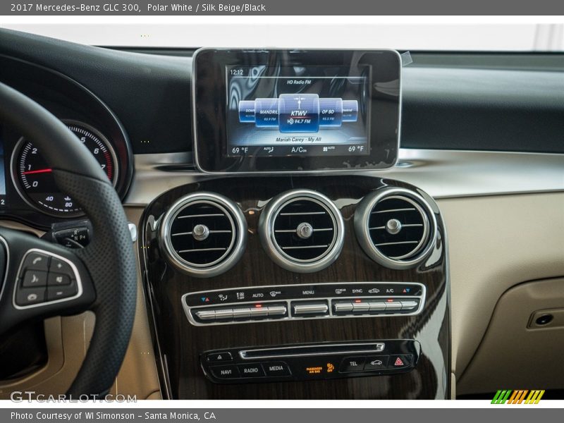 Polar White / Silk Beige/Black 2017 Mercedes-Benz GLC 300