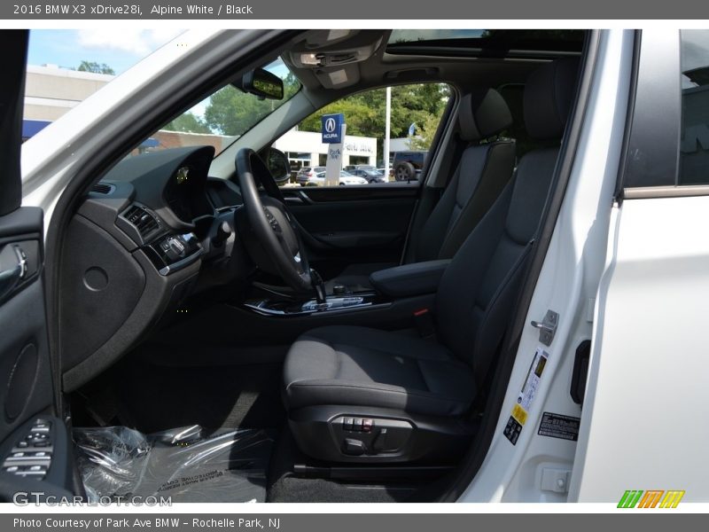 Alpine White / Black 2016 BMW X3 xDrive28i