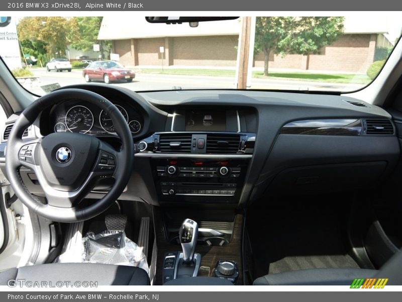 Alpine White / Black 2016 BMW X3 xDrive28i