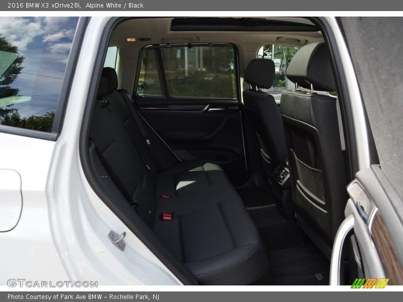 Alpine White / Black 2016 BMW X3 xDrive28i