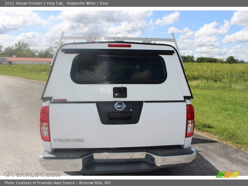 Avalanche White / Steel 2012 Nissan Frontier S King Cab