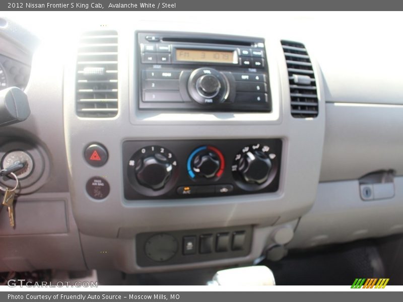 Avalanche White / Steel 2012 Nissan Frontier S King Cab