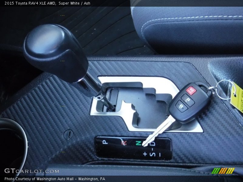 Super White / Ash 2015 Toyota RAV4 XLE AWD
