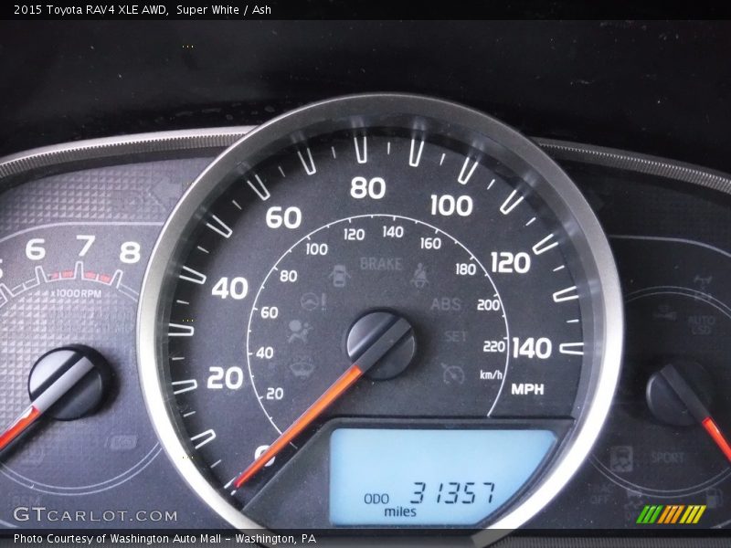 Super White / Ash 2015 Toyota RAV4 XLE AWD