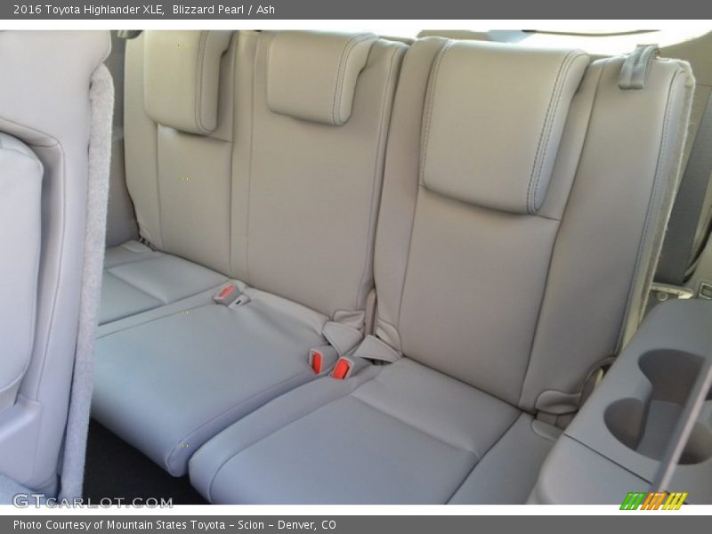 Blizzard Pearl / Ash 2016 Toyota Highlander XLE