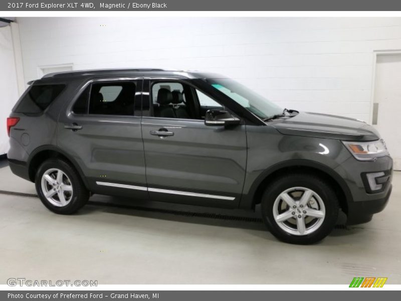 Magnetic / Ebony Black 2017 Ford Explorer XLT 4WD