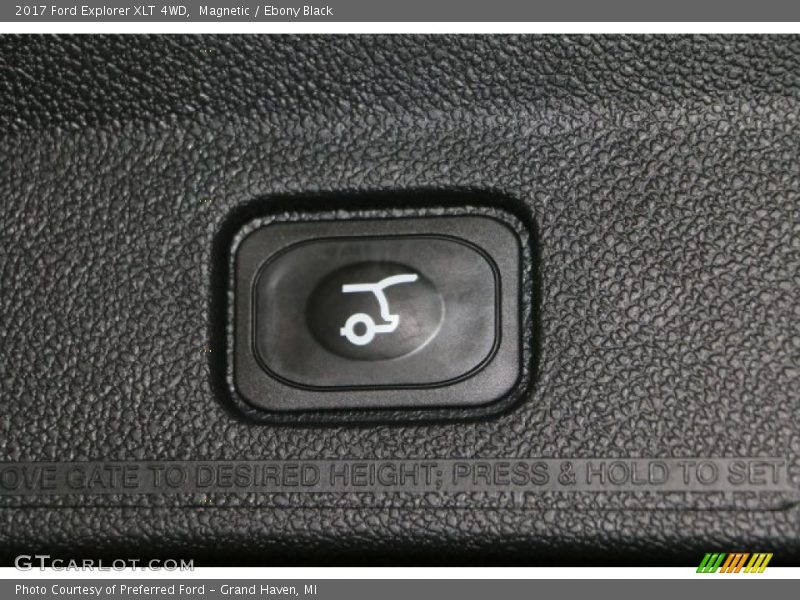Magnetic / Ebony Black 2017 Ford Explorer XLT 4WD