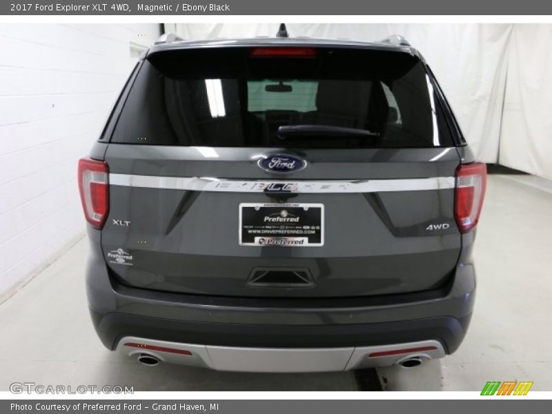Magnetic / Ebony Black 2017 Ford Explorer XLT 4WD