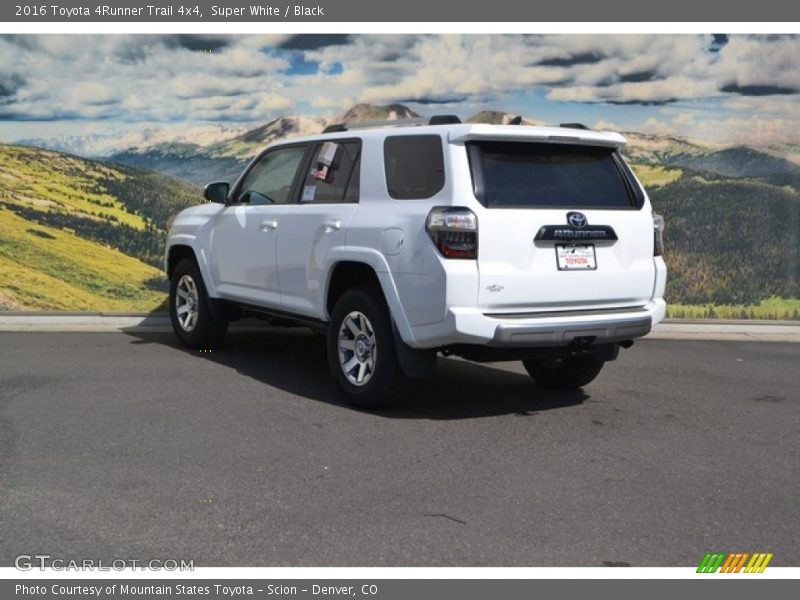 Super White / Black 2016 Toyota 4Runner Trail 4x4