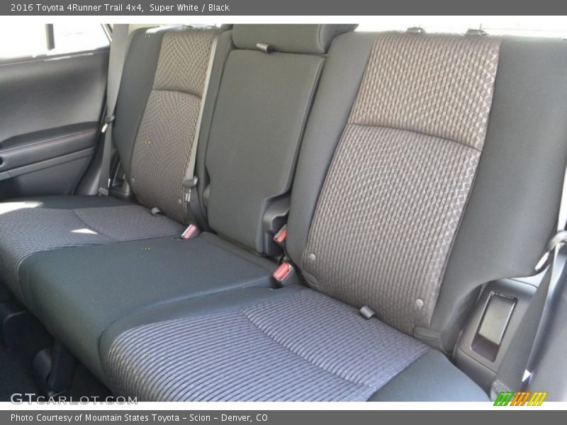 Super White / Black 2016 Toyota 4Runner Trail 4x4